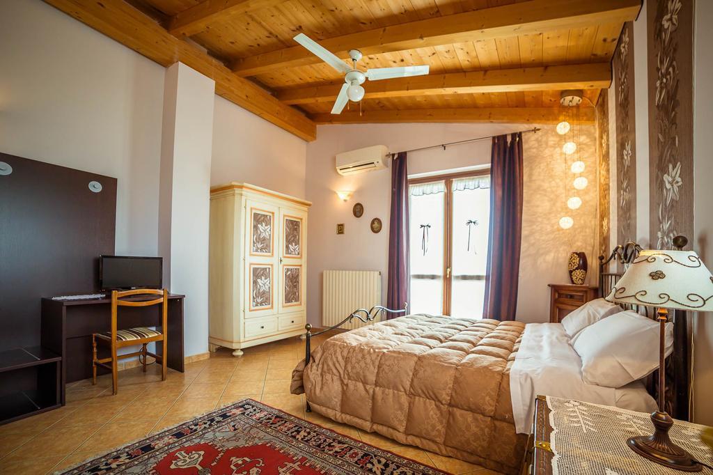 Le Mistral Villa Sommacampagna Szoba fotó