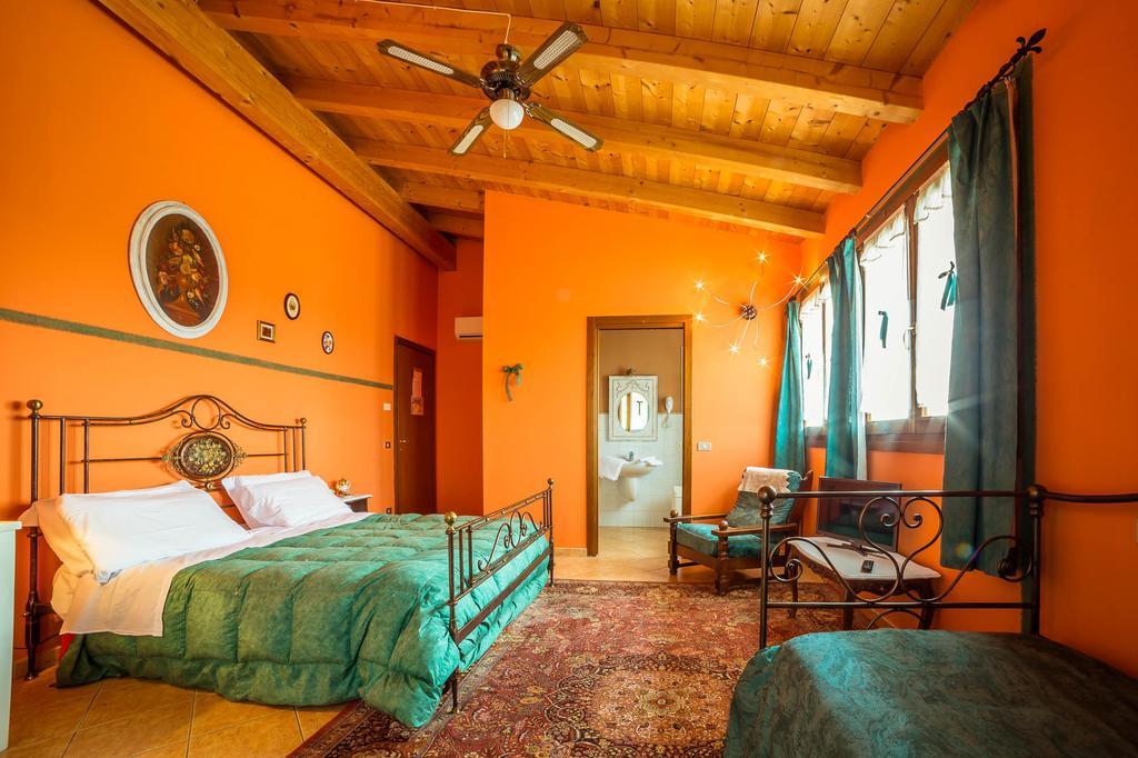 Le Mistral Villa Sommacampagna Szoba fotó